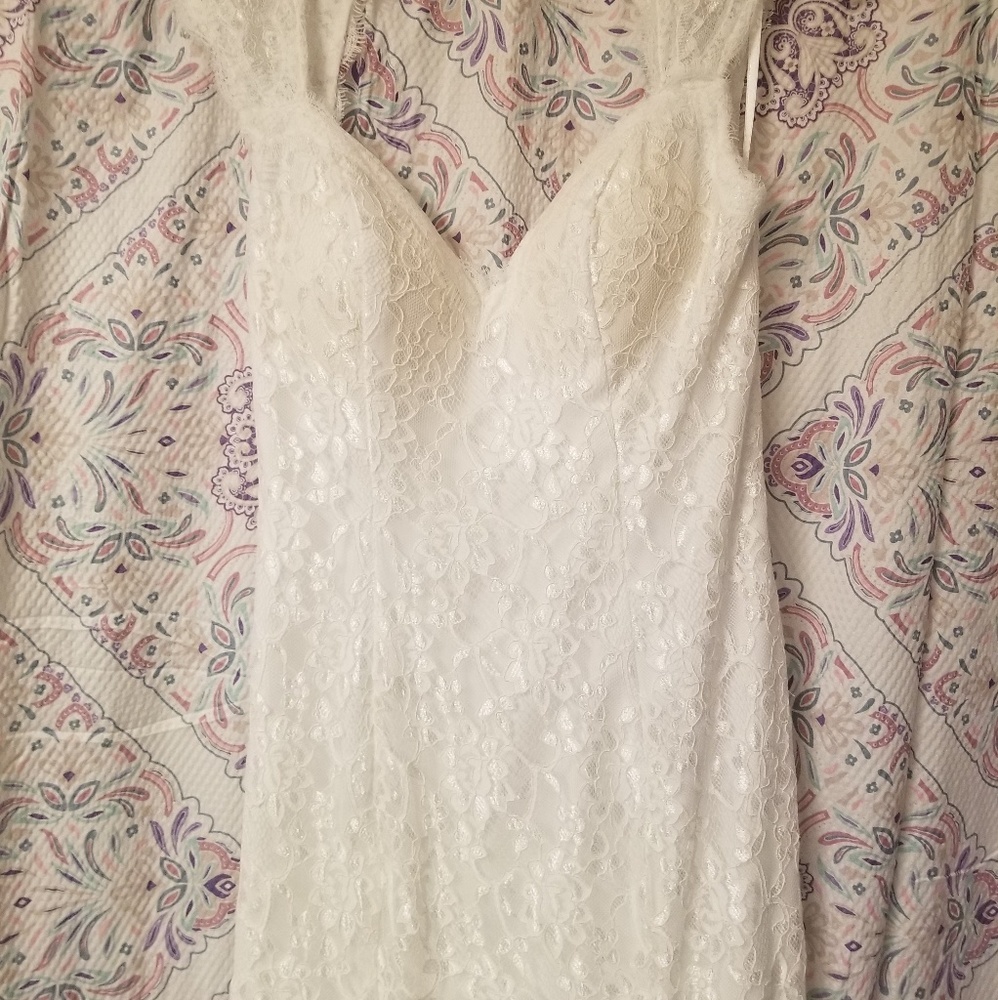 Lace Wedding Dress - Picture 3 of 8